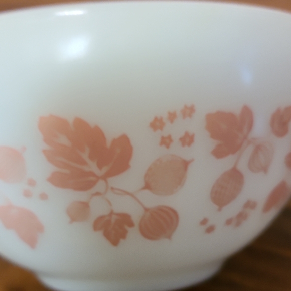 Vintage Pyrex Dish - Picture 4 of 5
